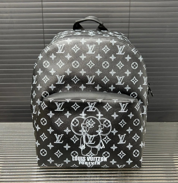 More Louis Vuitton Backpacks (25+ Styles)