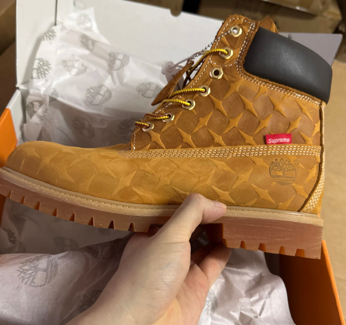 Supreme x Timberland Diamond Plated Boots (2 Colors)