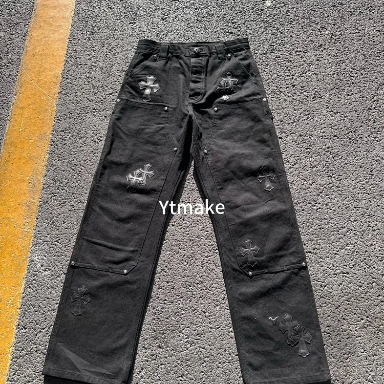 Black knee-length cargo pants
