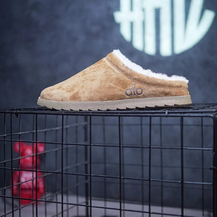Alo Yoga Sherpa Restoration Slippers